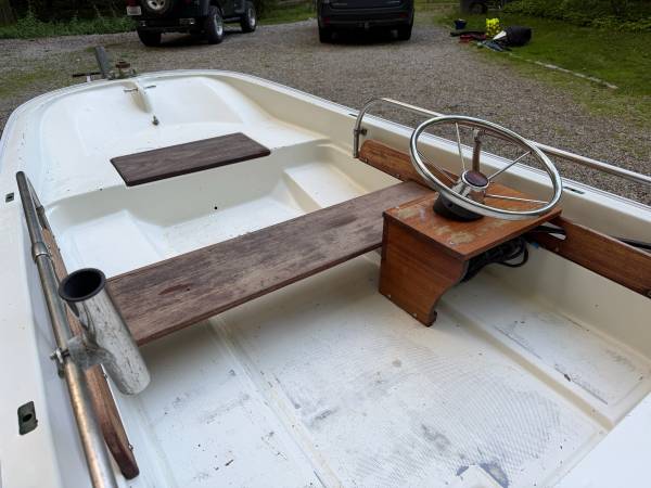 1981 Boston Whaler, Import USA — Foto 8 z 12