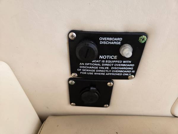 Boston Whaler, Import USA — Foto 11 z 12