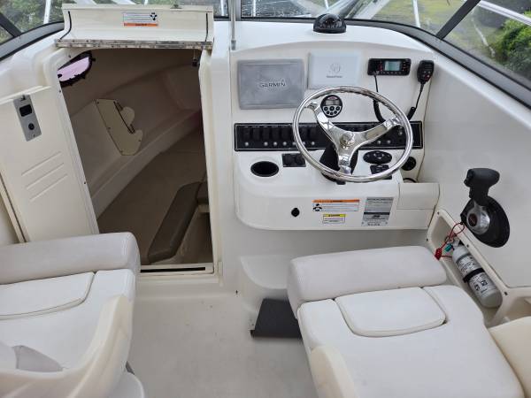 Boston Whaler, Import USA — Foto 8 z 12