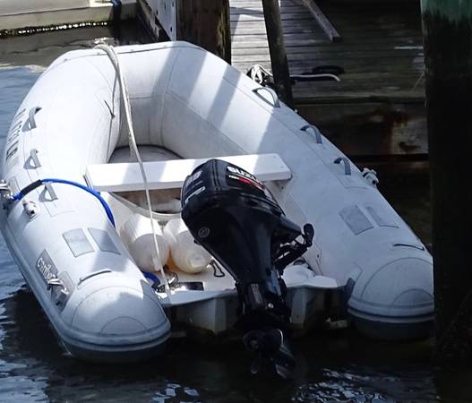 For Sale: 10' Caribe Hard-Bottom Inflatable (RIB), Import USA — Foto 1