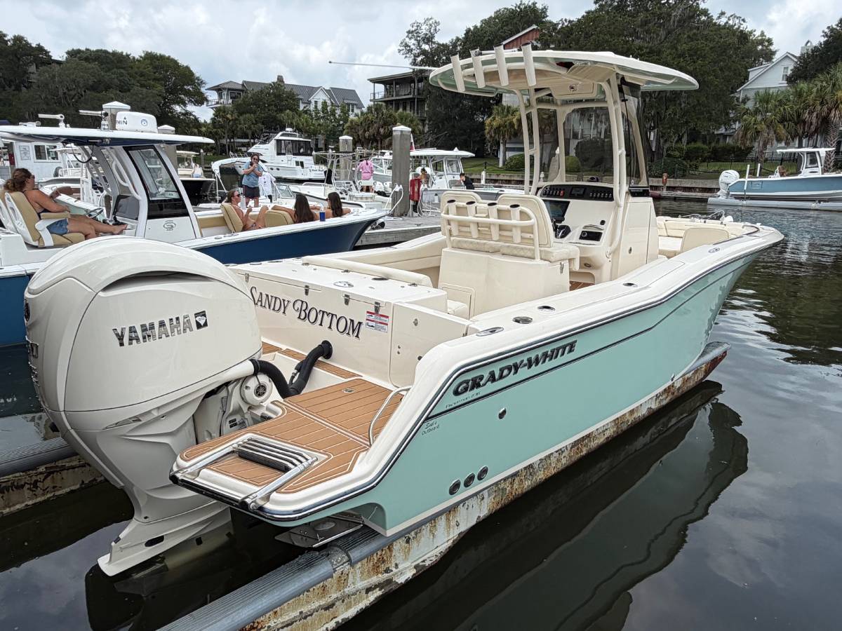 2025 Grady-White, weiß, Import USA — Foto 4 z 12