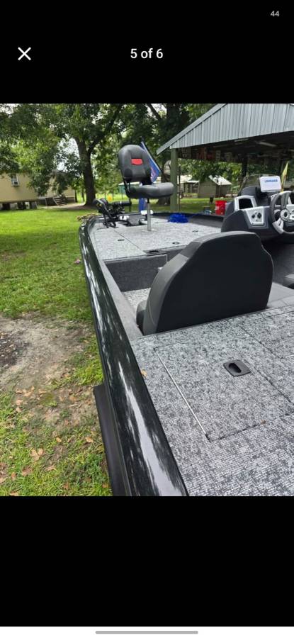 2025 Tracker, Import USA — Foto 2 z 6