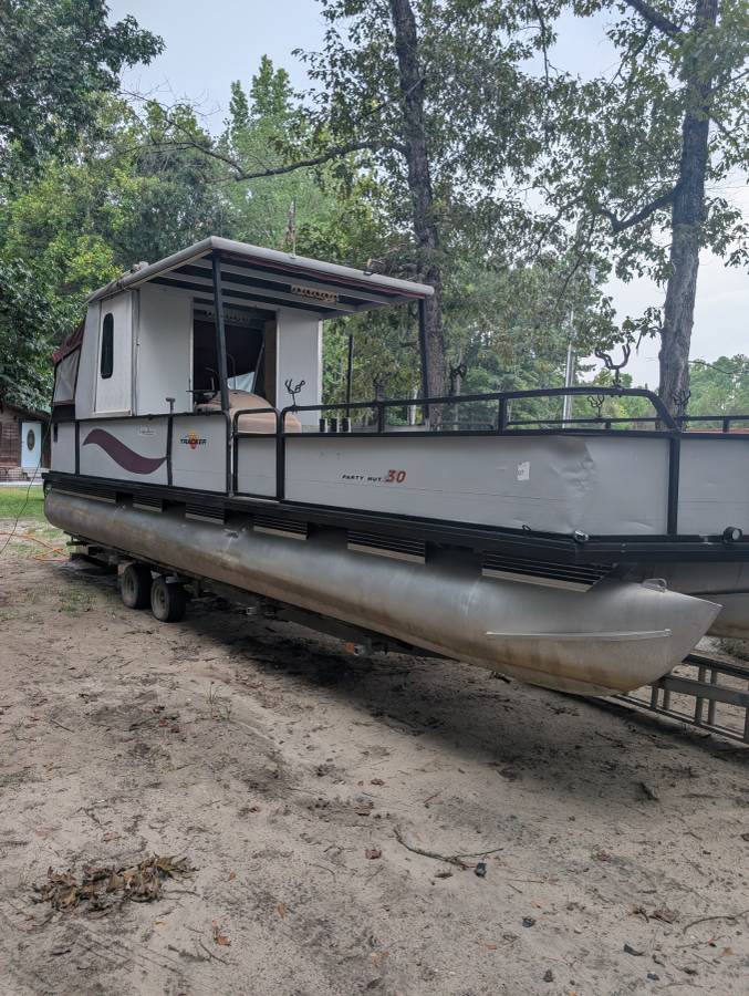 Tracker, Import USA — Foto 1
