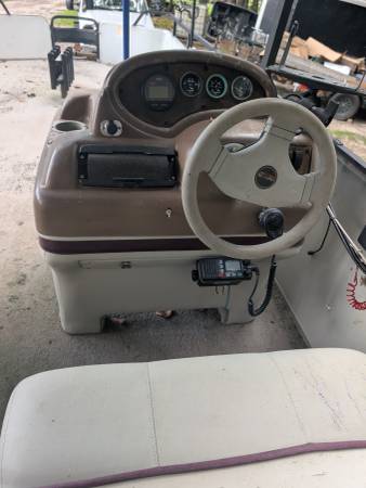 Tracker, Import USA — Foto 3 z 9
