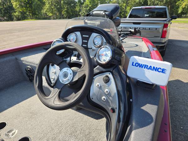 2021 Tracker, Import USA — Foto 5 z 12