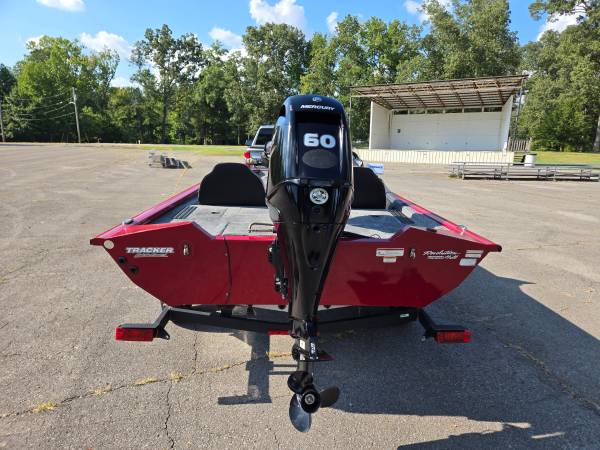 2021 Tracker, Import USA — Foto 7 z 12