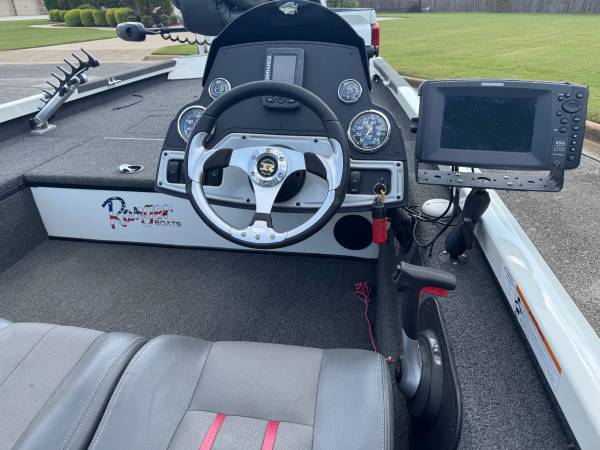 Ranger, Import USA — Foto 4 z 12