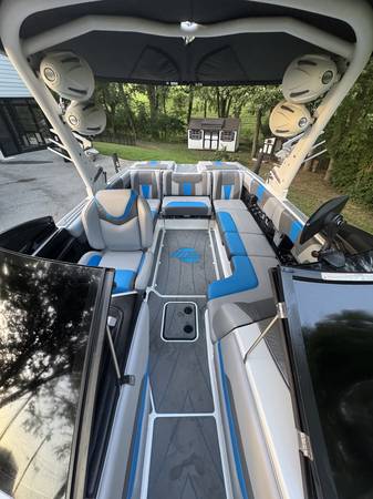 2022 Malibu, Import USA — Foto 4 z 12
