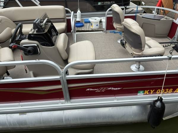 Tracker, Import USA — Foto 11 z 12