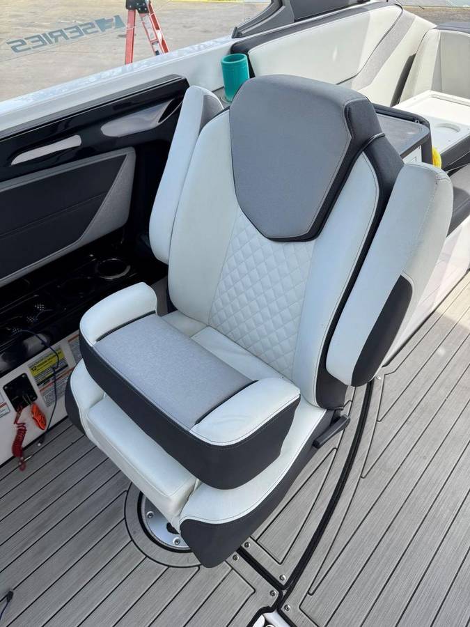 2021 Yamaha, Import USA — Foto 11 z 12