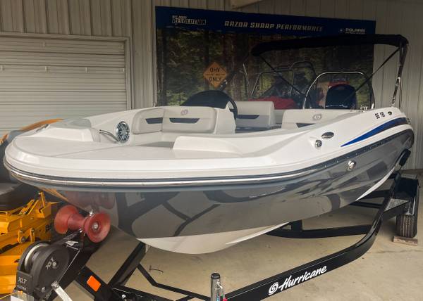 2024 Hurricane, Import USA — Foto 2 z 7