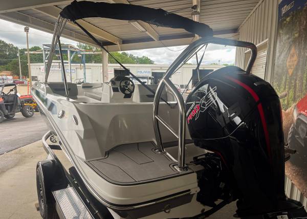 2024 Hurricane, Import USA — Foto 4 z 7