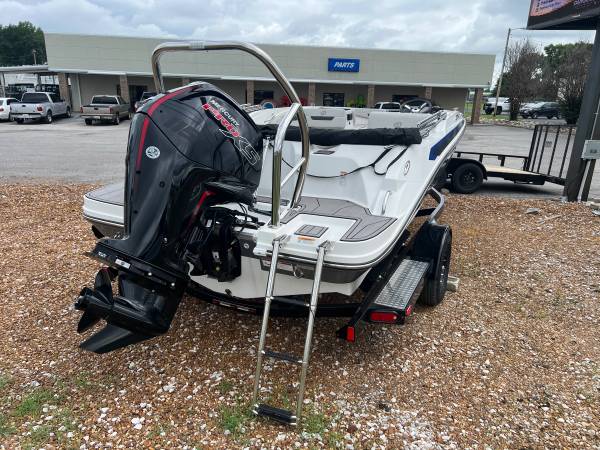 2024 Hurricane, Import USA — Foto 2 z 4