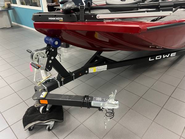 Lowe, Import USA — Foto 2 z 9