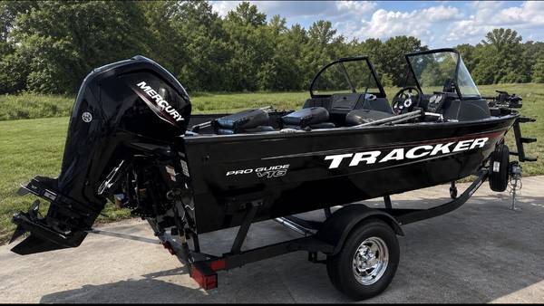 2025 Tracker, Import USA — Foto 1