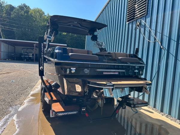 2025 Malibu, Import USA — Foto 5 z 12
