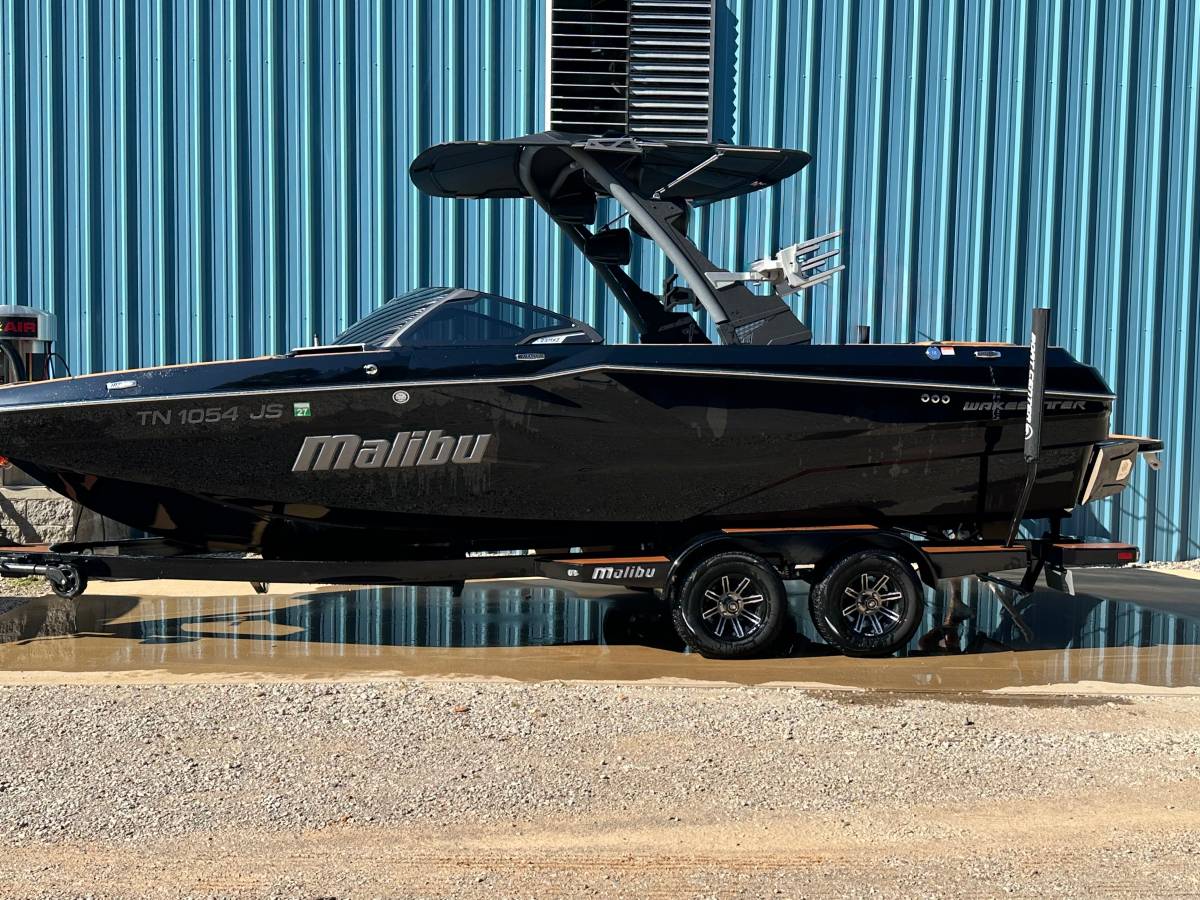 2025 Malibu, Import USA — Foto 7 z 12