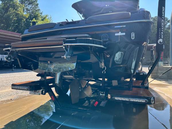2025 Malibu, Import USA — Foto 8 z 12