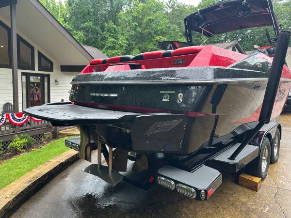 2019 Axis, Import USA — Foto 2 z 11