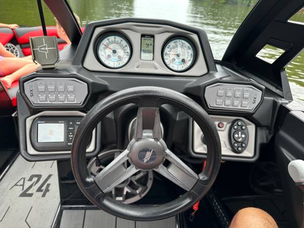 2019 Axis, Import USA — Foto 4 z 11