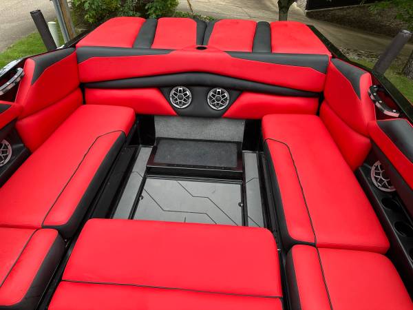 2019 Axis, Import USA — Foto 5 z 11