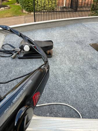 2007 Tracker, Import USA — Foto 5 z 10