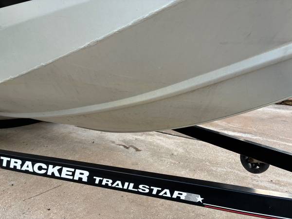 2007 Tracker, Import USA — Foto 8 z 10