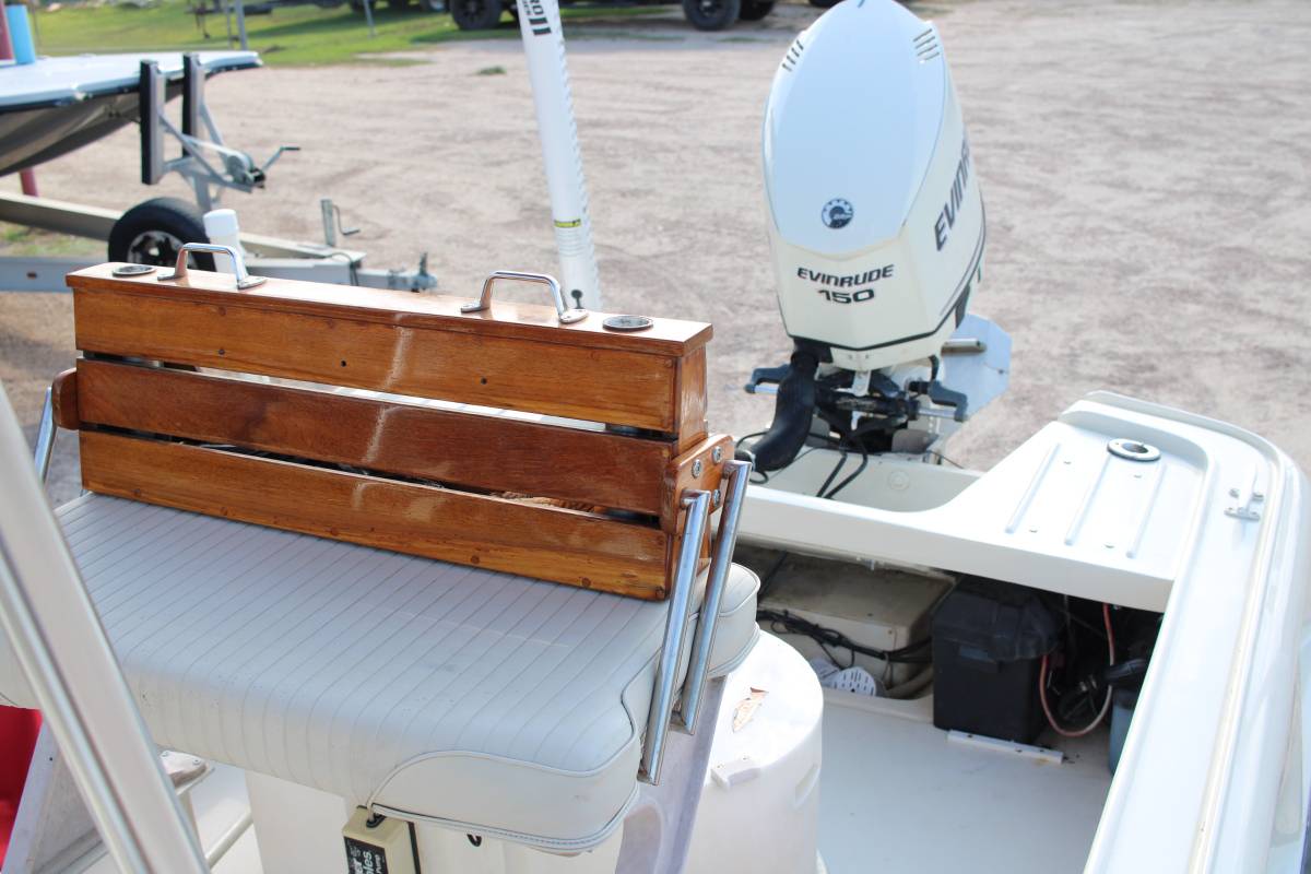 2011 Boston Whaler, Import USA — Foto 6 z 7