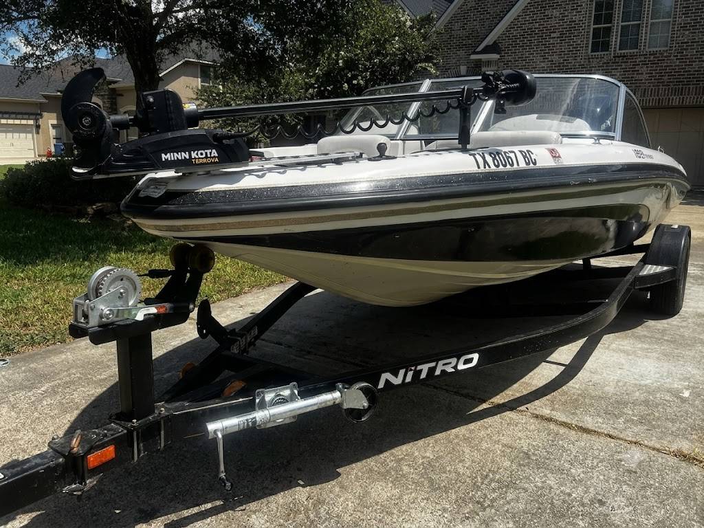 2009 Nitro, Import USA — Foto 3 z 9