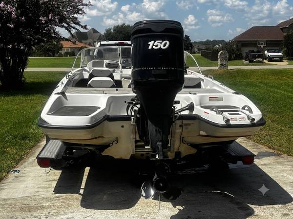 2009 Nitro, Import USA — Foto 5 z 9