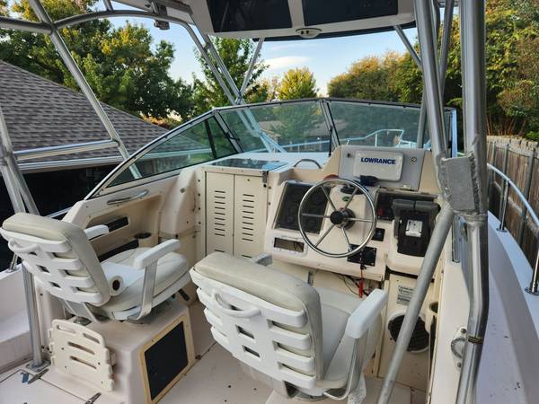 2001 Grady-White, weiß, Import USA — Foto 5 z 11