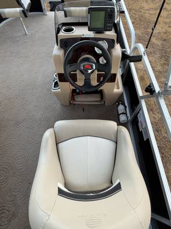 2013 Sun Tracker, Import USA — Foto 11 z 12