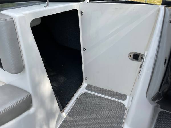 2010 Yamaha, Import USA — Foto 5 z 12