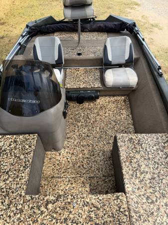 Tracker, Import USA — Foto 1