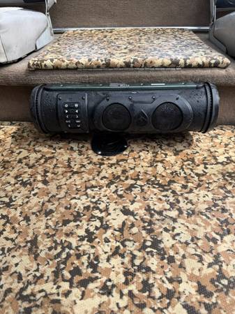 Tracker, Import USA — Foto 4 z 12