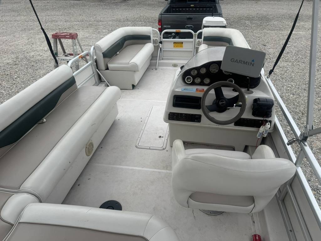 2003 Hurricane, Import USA — Foto 10 z 11