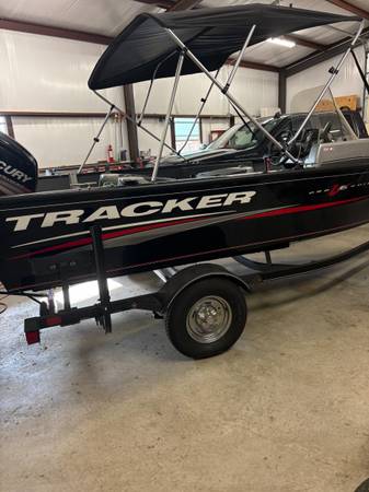 Tracker, Import USA — Foto 1