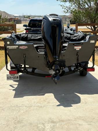 Tracker, Import USA — Foto 6 z 12