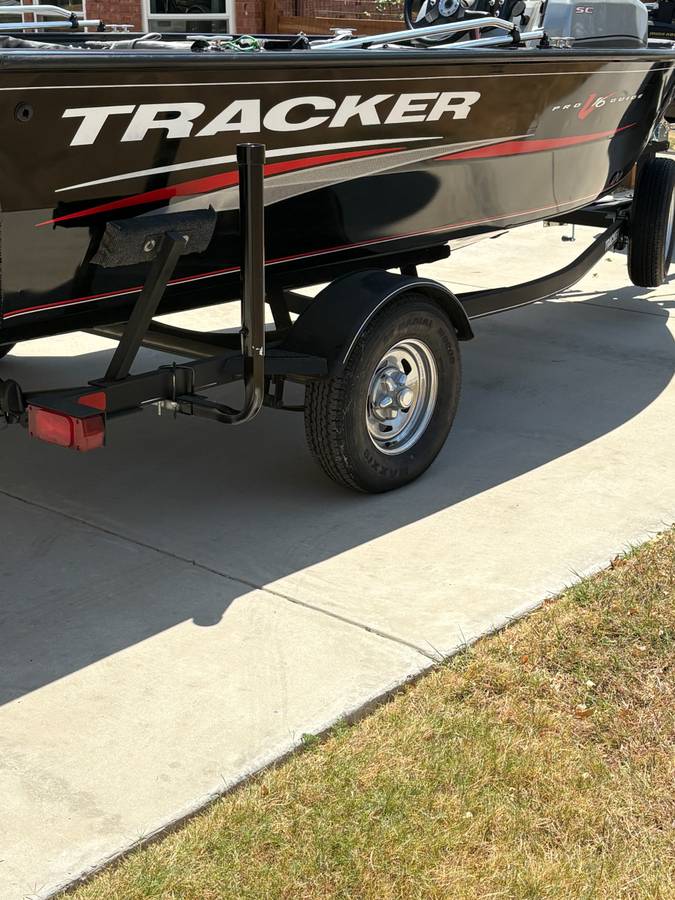 Tracker, Import USA — Foto 7 z 12