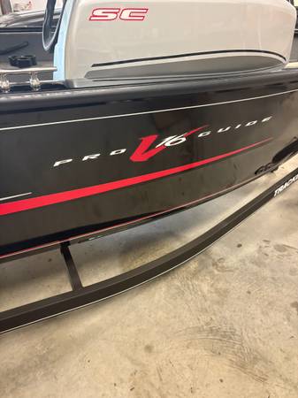 2018 Tracker, Import USA — Foto 4 z 12
