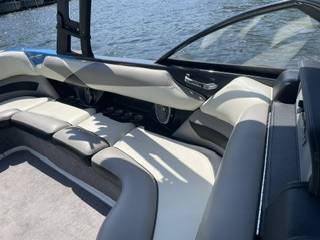 2015 Malibu, Import USA — Foto 10 z 12