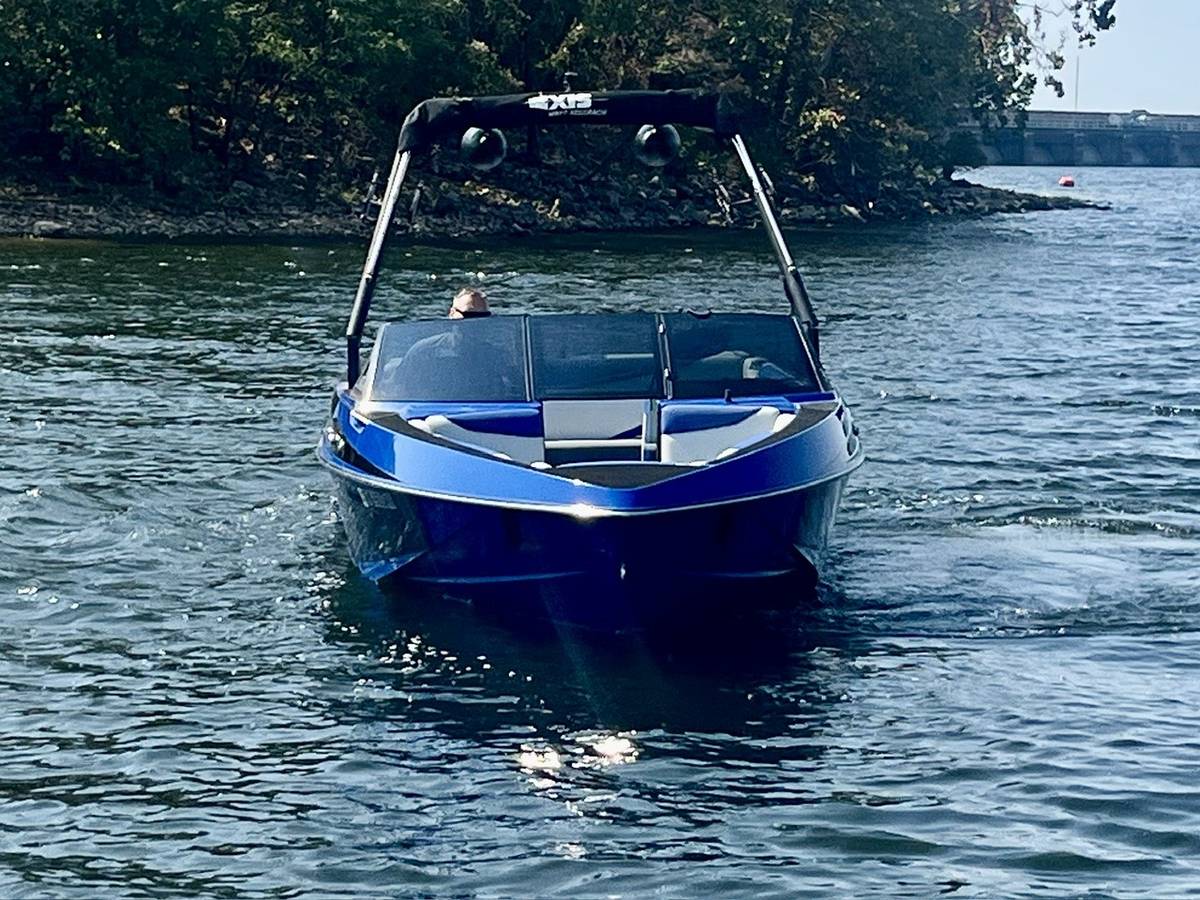 2021 Axis, Import USA — Foto 10 z 12