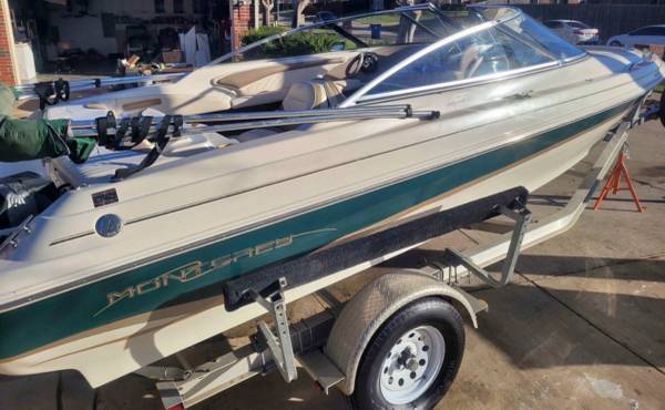 2000, Import USA — Foto 6 z 12