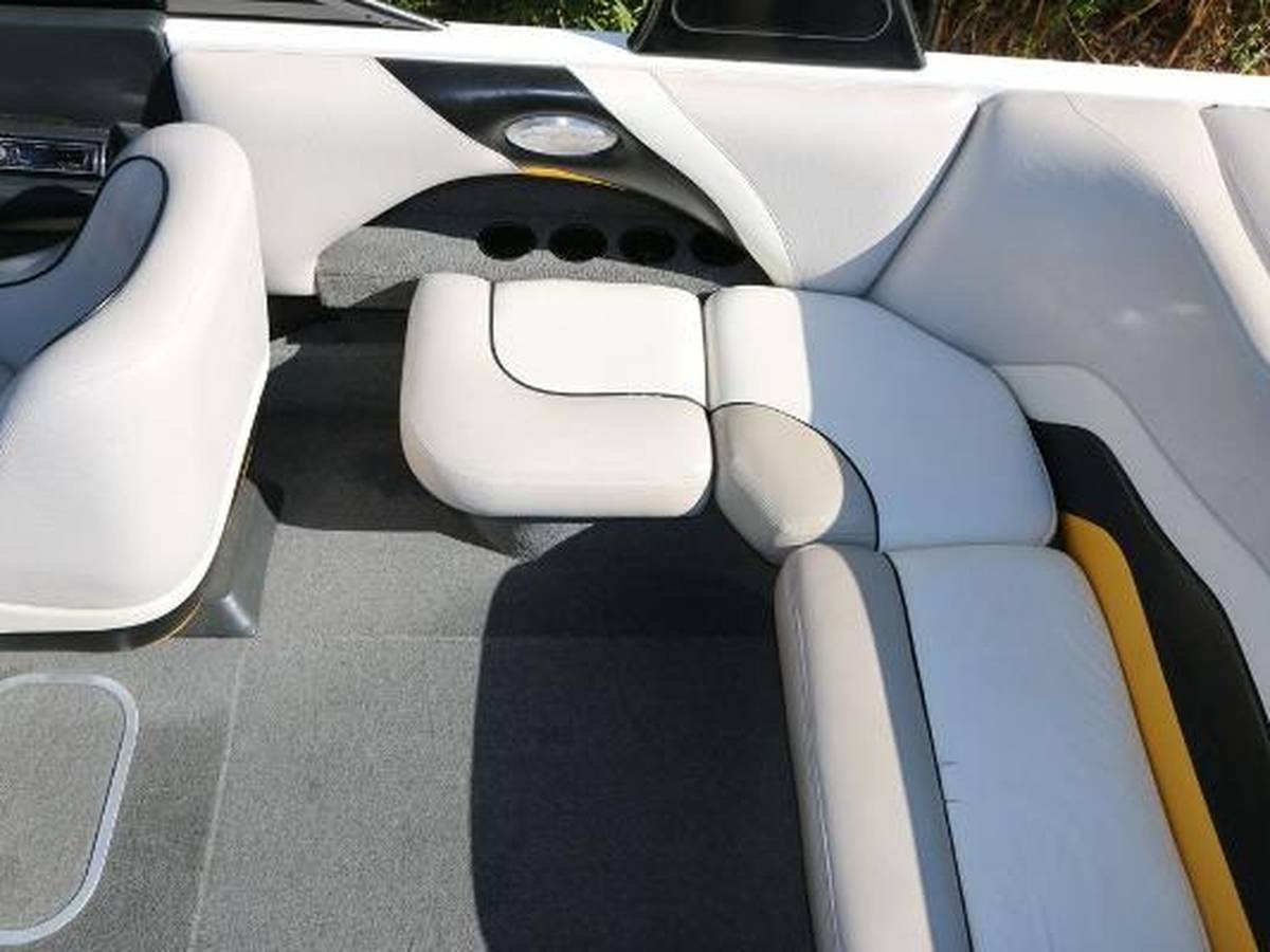 Malibu, Import USA — Foto 2 z 5