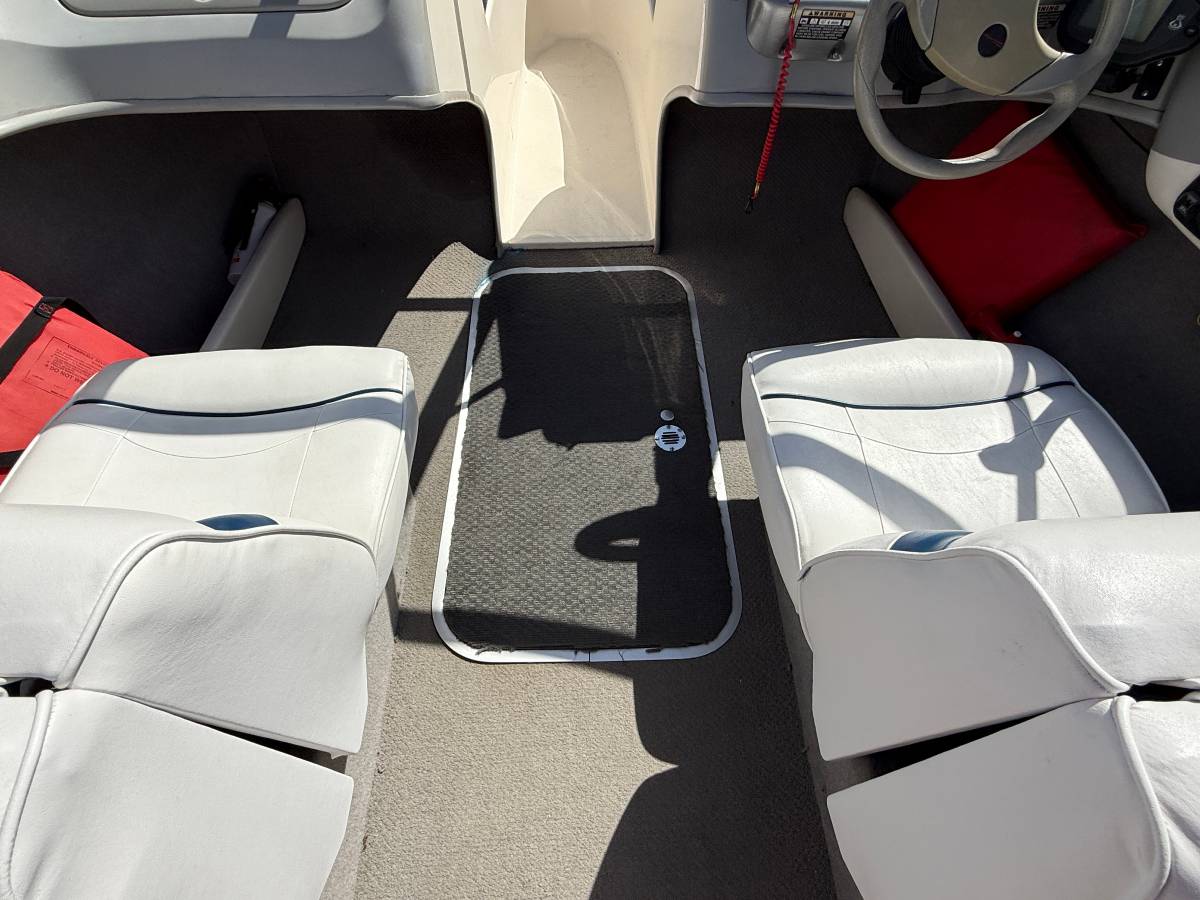 2005 Bayliner, Import USA — Foto 12 z 12