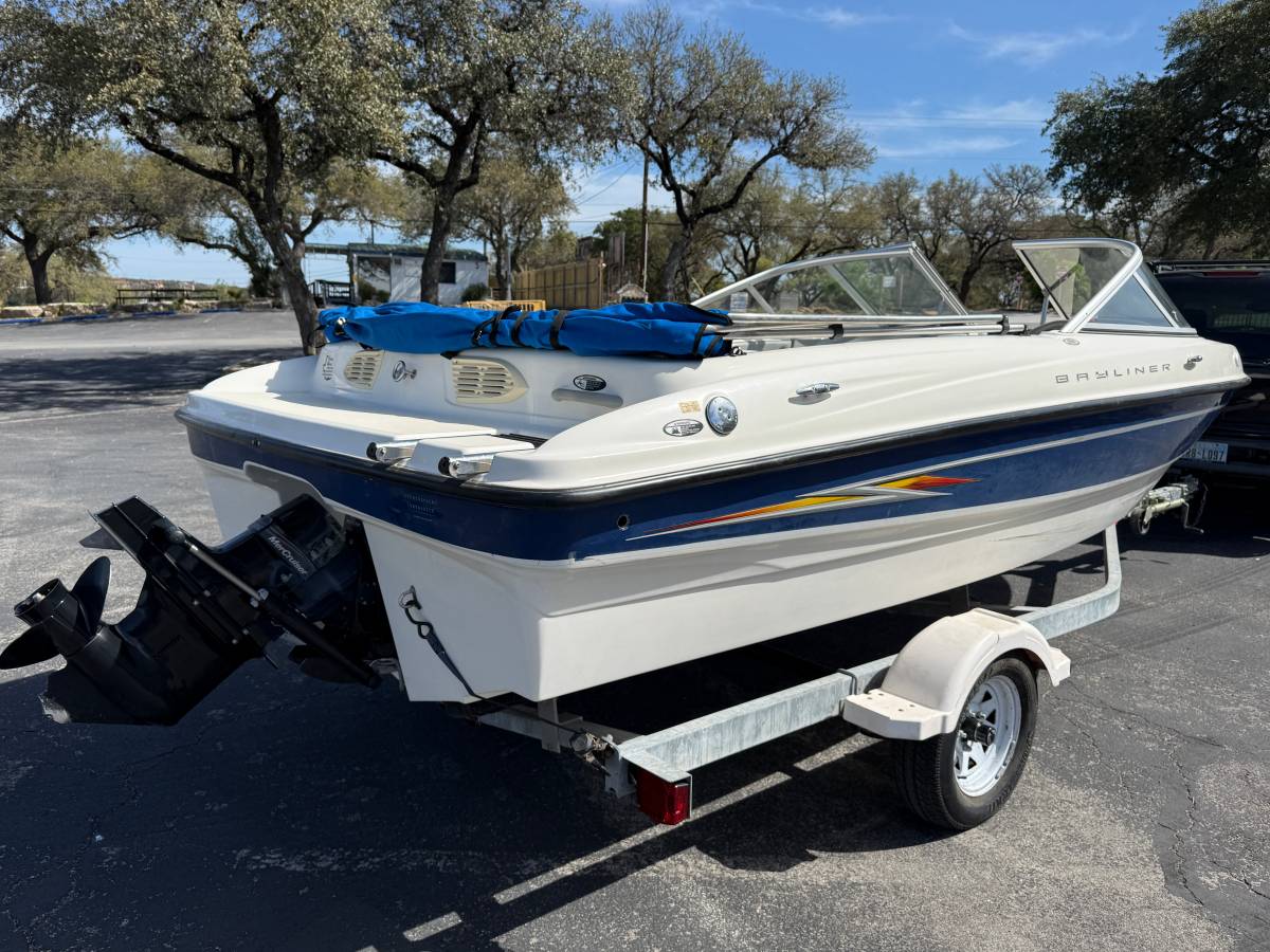 2005 Bayliner, Import USA — Foto 6 z 12