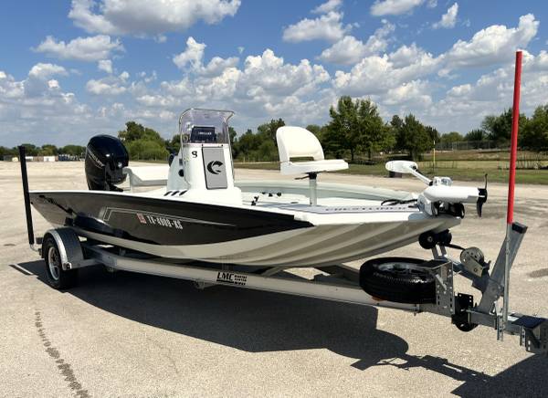 2022 Crestliner, Import USA — Foto 3 z 12