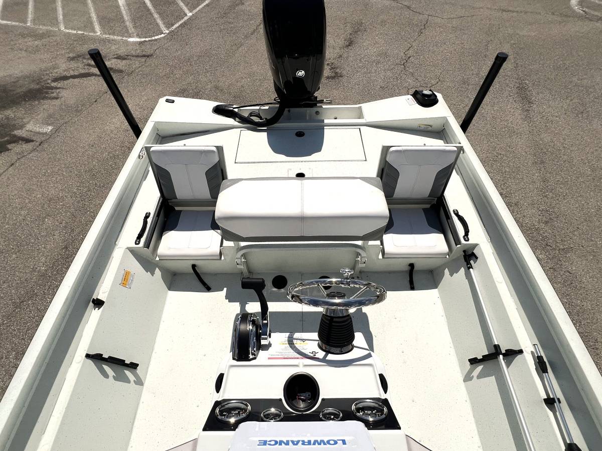 2022 Crestliner, Import USA — Foto 9 z 12