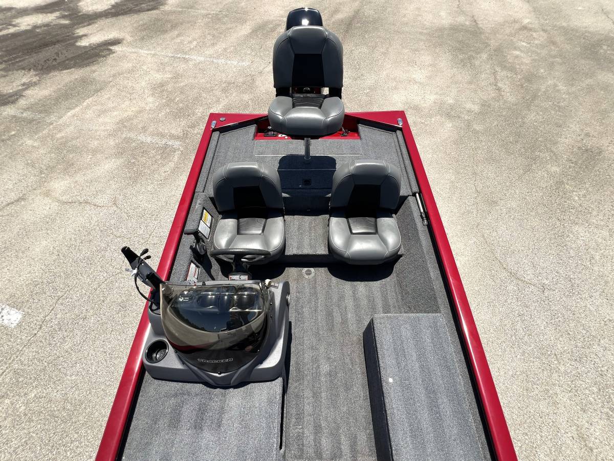 2025 Tracker, Import USA — Foto 10 z 12