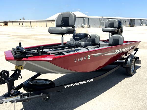 2025 Tracker, Import USA — Foto 3 z 12
